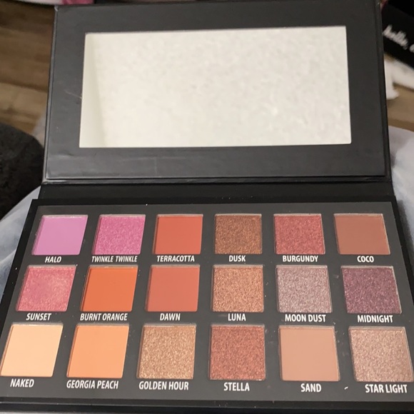 KAB cosmetics day and night palette - Picture 8 of 10